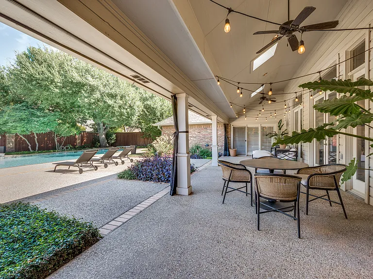 5605 Lobello Dr — Photo 13