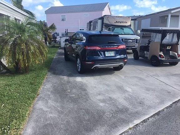 4th image of 325 Nettles Blvd