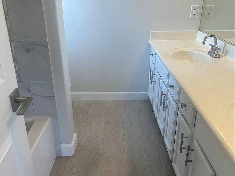 137 S Pritchard Ave — Photo 5
