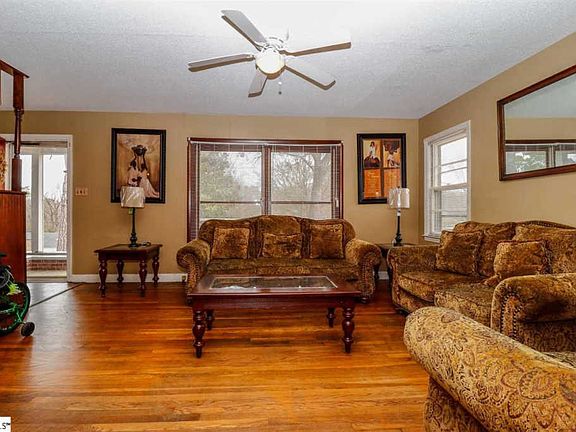 5th image of 809 Hillwood Ave