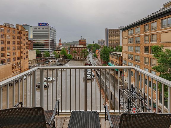 2nd image of 440 Walnut St Unit 401