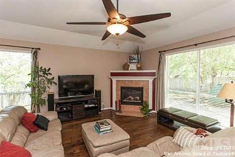 4th image of 422 Elkgrove Ct