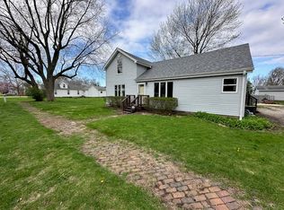303 S Jackson St, Gardner, IL 60424