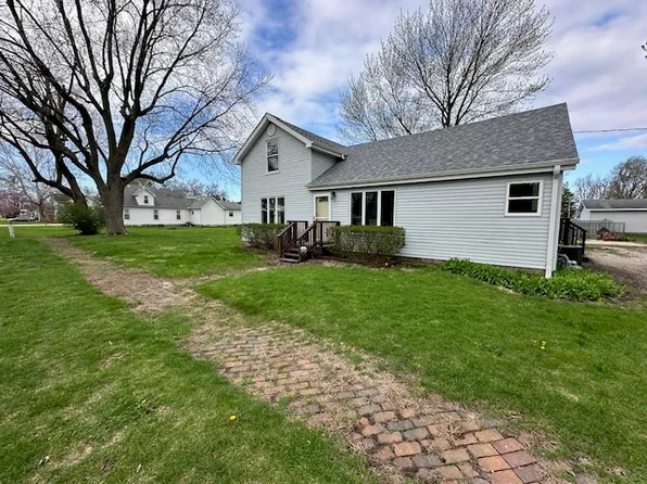 303 S Jackson St, Gardner, IL 60424