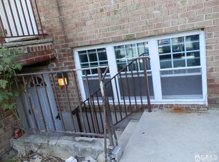 16 College Dr, Edison, NJ 08817