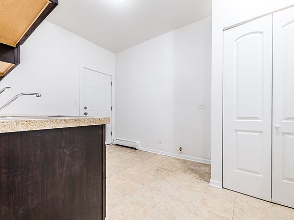 2nd image of 5556-64 W Jackson Blvd #5560-2D