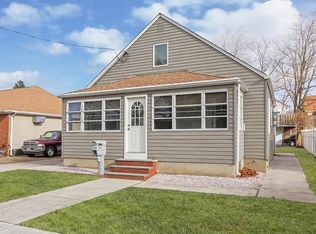 36 Roosevelt Blvd, Parlin, NJ 08859