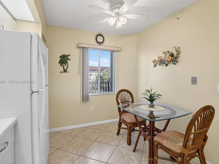 1651 SW 127th Ave #305A — Photo 20