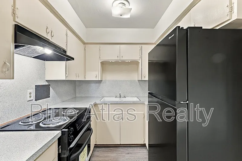 1 bed, 1.0 bath, 450 sqft, $1,095 — Photo 3