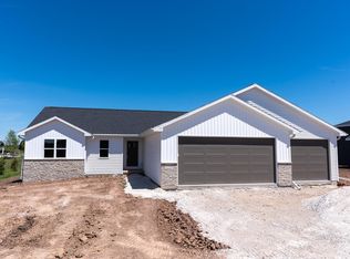 W5896 Edgewood Dr, Menasha, WI 54952