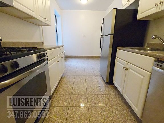 3rd image of 11880 Metropolitan Ave #6