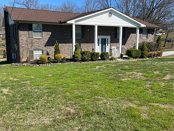 2nd image of 1104 Mountain View Dr