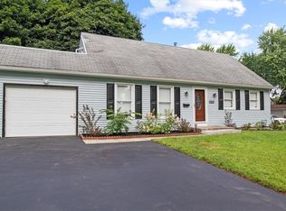 302 Ledgewood Dr, Rochester, NY 14615