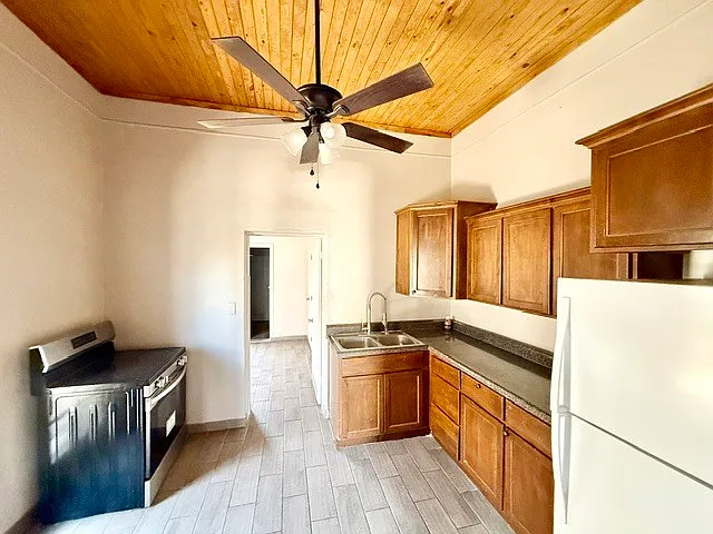 481 S 2nd Ave — Photo 3
