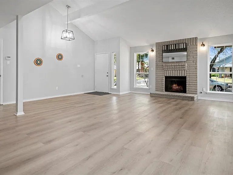 3323 Peachwood Ln — Photo 2