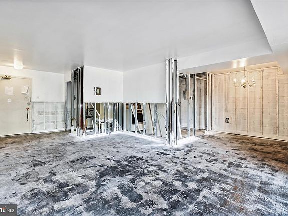 3rd image of 5 Canterbury Sq APT 101