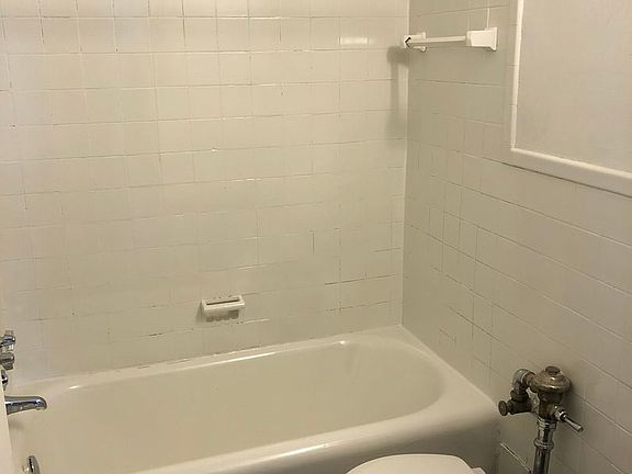 5th image of 120 Glynn Ct APT 404