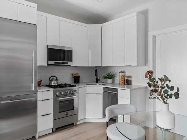 166 Salem St APT 7, Boston, MA 02113