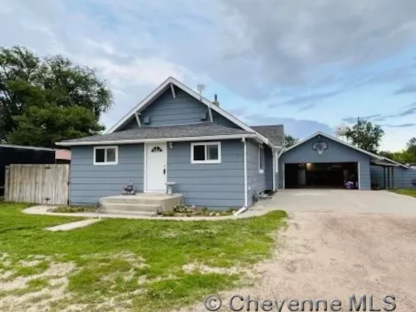 215 S Prairie Ave, Burns, WY 82053
