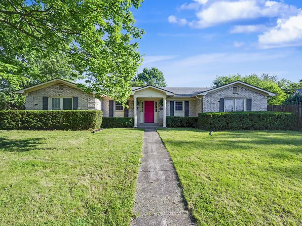 377 Redding Rd, Lexington, KY 40517