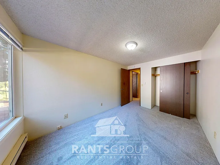 Lovely, wooded 2-bedroom apartment with a large private deck and in-unit washer & dryer! — Photo 24