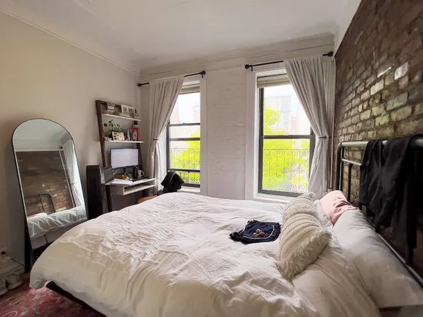 98 Thompson Street image 1 of 6