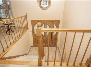 101 Oakridge Dr APT 1, Taunton, MA 02780