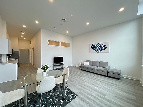5th image of 3804 Castor Ave #46