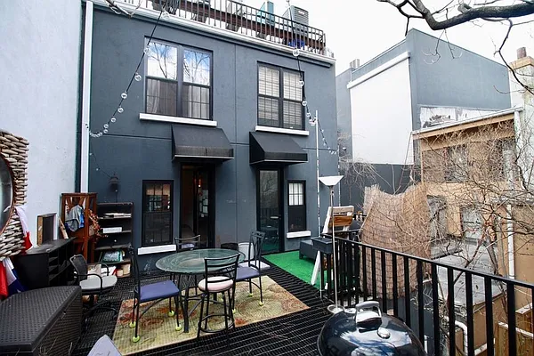 Rented by Brick&Mortar | media 28