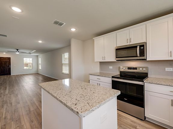 5th image of 1129 Vernon Dr