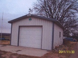 642 4th St, Bloomington, NE 68929