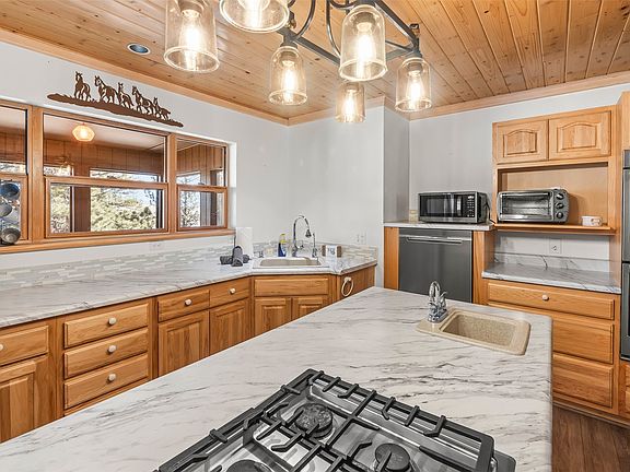 5th image of 2028 Redhill Rd