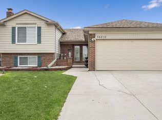 38210 Pinebrook Dr, Sterling Heights, MI 48310