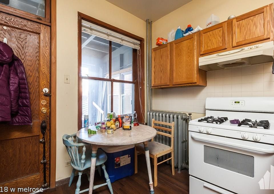 1st image of 1518 W Melrose St #1828
