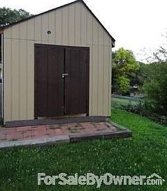 Big shed with Electricity
						:
						Fit mowers, snow blowers and all your gardening needs