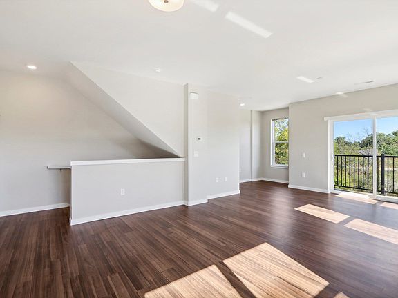 4th image of 2674 Notre Dame Dr #708
