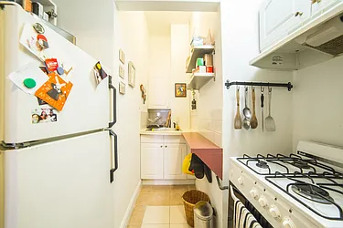 Rented by Jonathan Wachtel, LREB