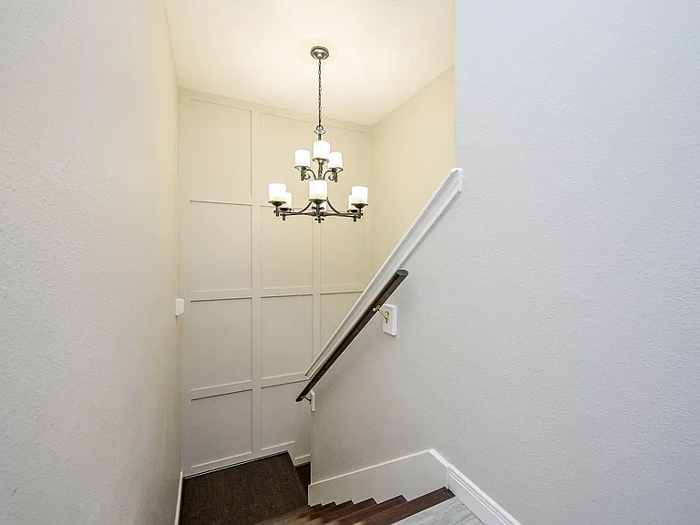 10607 Criswell Dr — Photo 19
