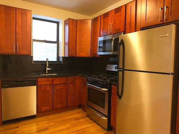 4th image of 2906 21st Ave APT 2J