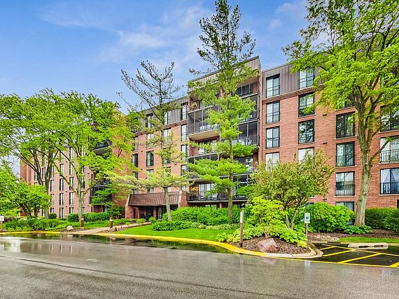 4th image of 123 Acacia Dr Unit 605