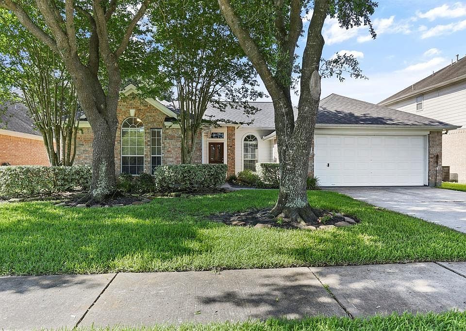 1st image of 16123 Aberdeen Forest Dr