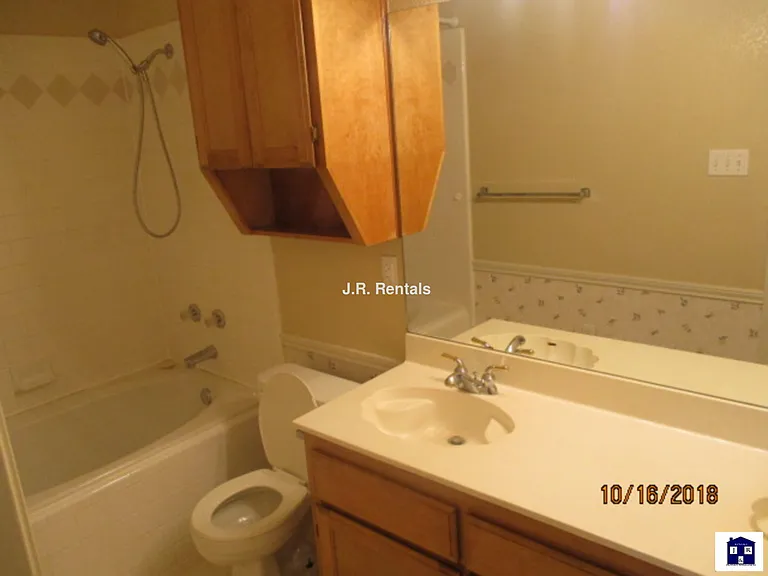 1506 Creek St — Photo 59