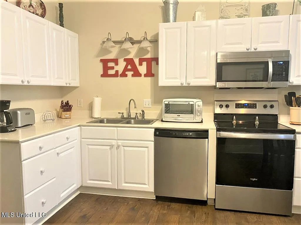 2 bed, 2.0 bath, 2000 sqft, $2,250 — Photo 4