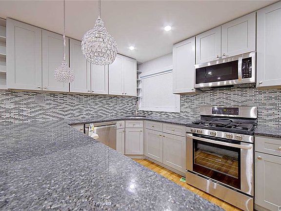 4th image of 113-44 199th St