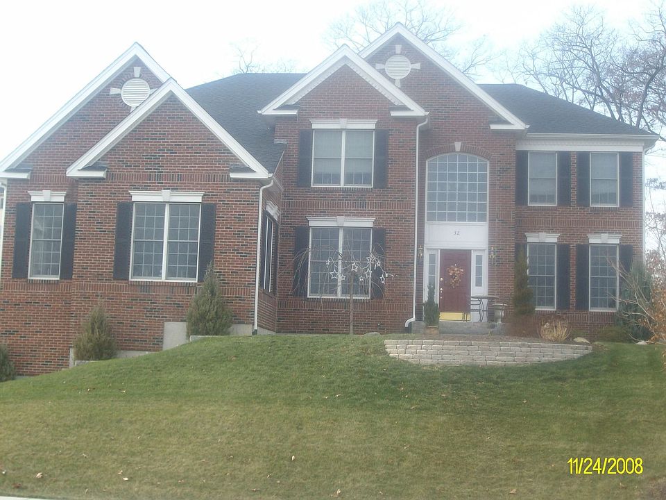 2nd image of 32 Bridle Ridge Dr