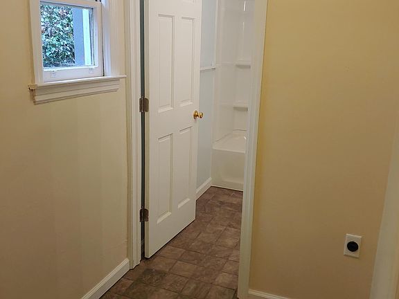 2nd image of 611 Garfield Ave