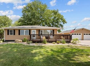 319 N 1st St, Long Grove, IA 52756
