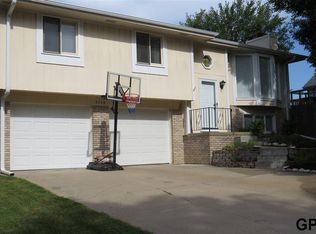 5118 N 127th St, Omaha, NE 68164