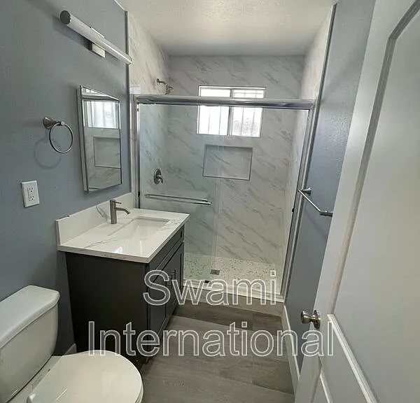 1031 W 102nd St #1 — Photo 7