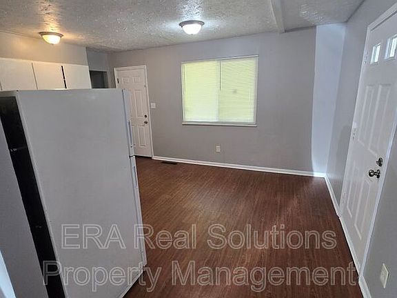 4th image of 1917 Pannell Ave